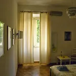 לינה וארוחת בוקר Alfieri *