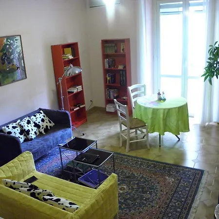 Alfieri 住宿加早餐酒店 卡利亚里