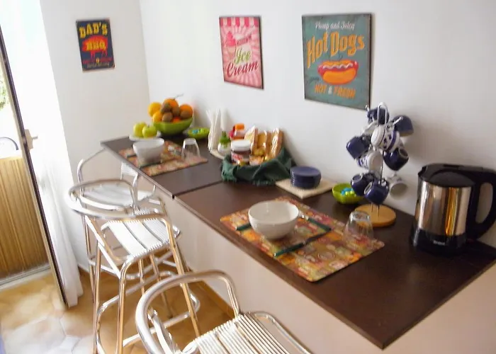 فندق مبيت وإفطار Alfieri كالياري