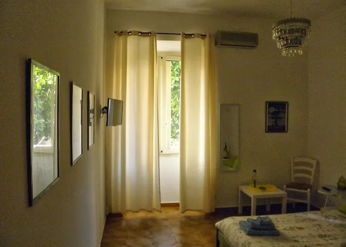 فندق مبيت وإفطار Alfieri *