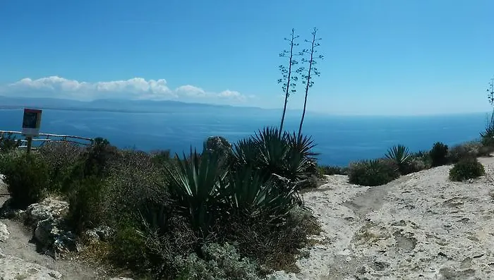 Oda ve Kahvaltı Alfieri *